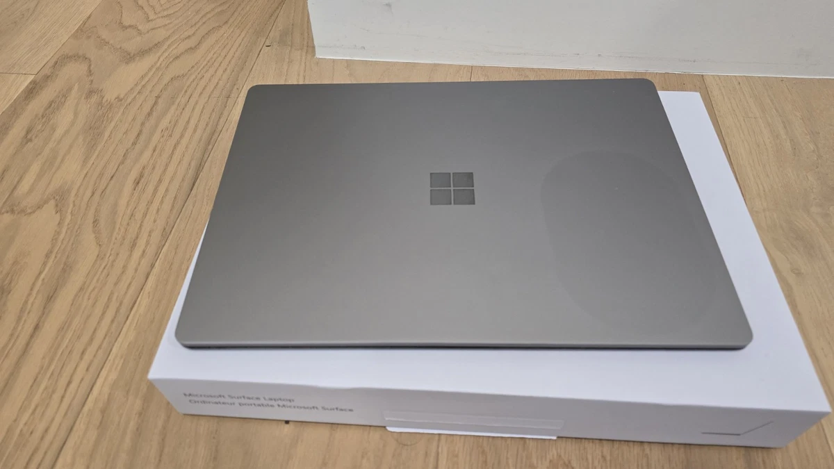 Microsoft Windows 10 Intel Core i7 7th Gen. PC Laptops & Netbooks
