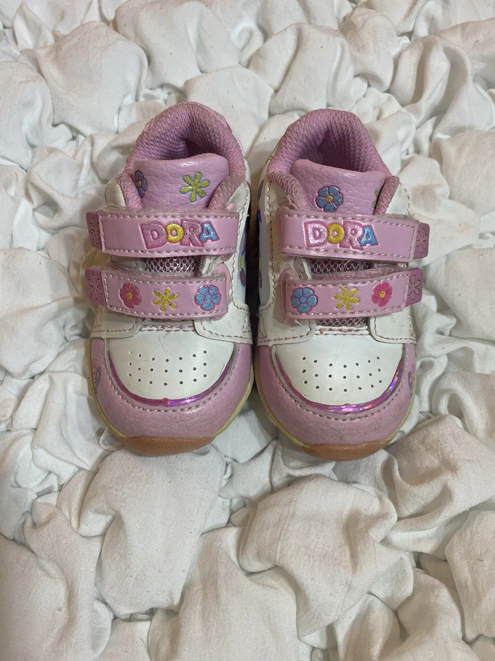 Vintage Y2K Dora Sneakers Shoes Toddler Size 4c - Image 4 of 4