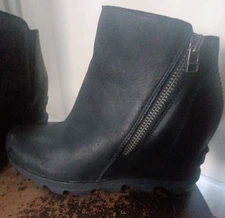 Sorel Women's Size 7 Joan Of Arctic Wedge Zip Black Leather Boots NO BOX