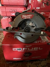 Milwaukee 2833-20 M18 FUEL 18V 6-1/2" Cordless Circular Saw Bare Tool