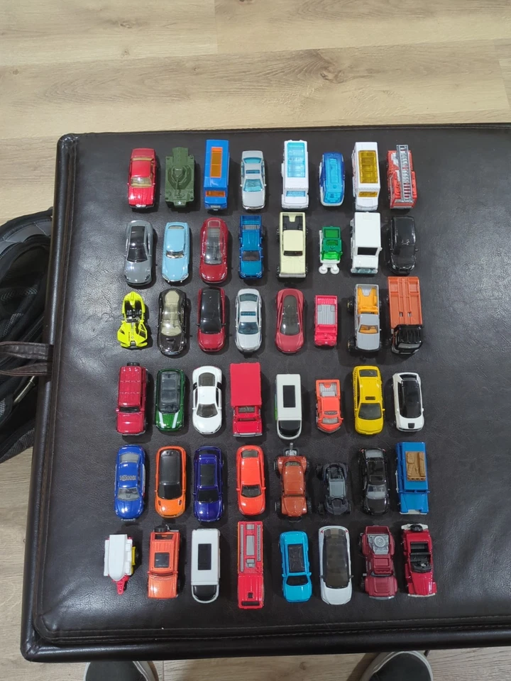 Vintage Hot Wheels 48 Car Carry Case w/ 48 Mint Matchbox Lot In Black Trays - Image 2 of 4