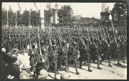 WW1-FRENCH MILITARY PARADE-SENEGALESE TIRAILLEURS