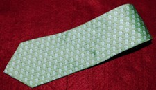 VINEYARD VINES MADE IN U.S.A. GREEN/WHITE/BLUE FLAGS MOTIF TIE - DESIGNER TIES.