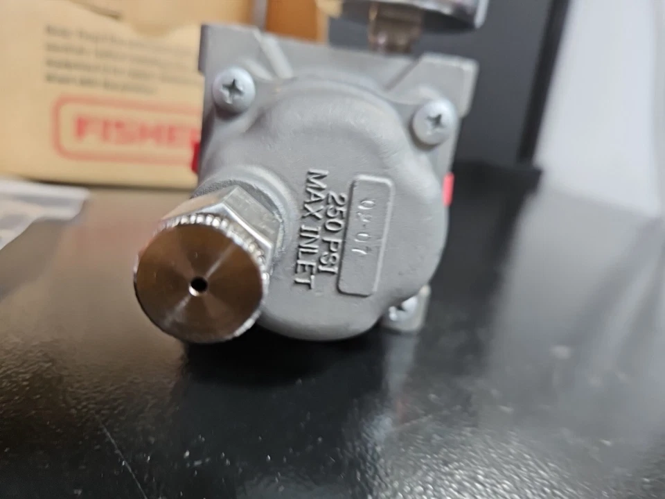 FISHER CONTROLS 67CFSR REGULATOR CF3M/CF8M SST BODY 0-35 PSI - Image 4 of 4