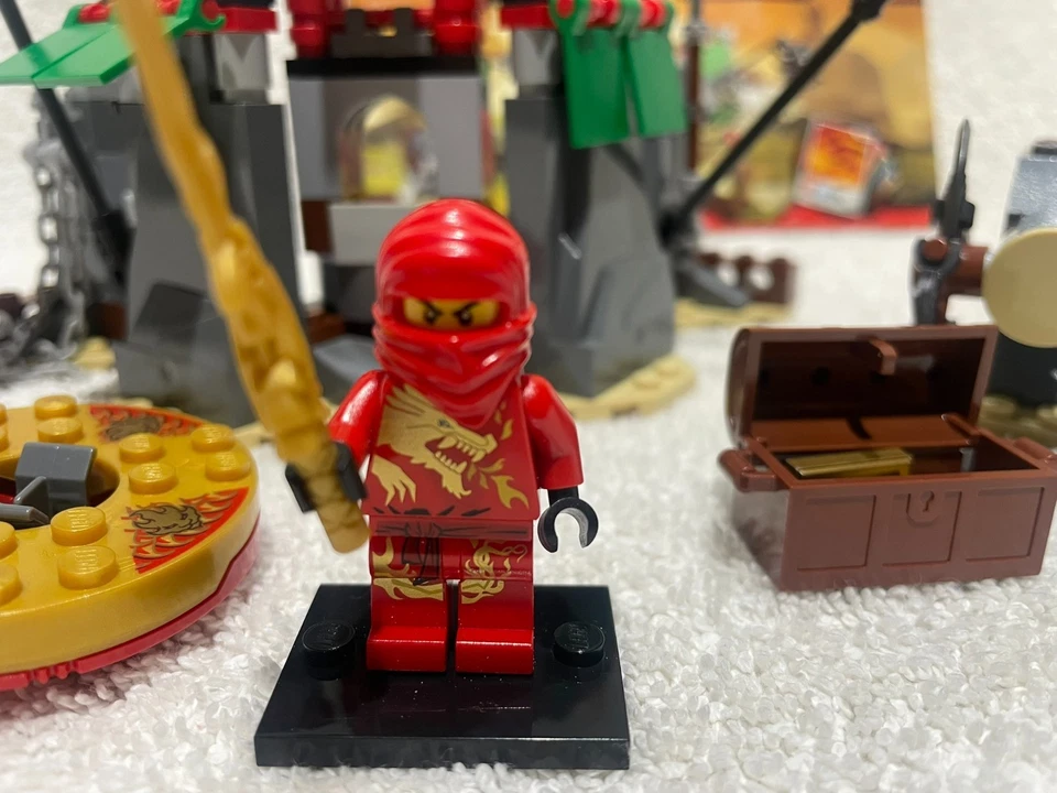 LEGO Ninjago 2254 Mountain Shrine, photo 2 of 5