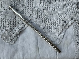 ANTIQUE CHINESE WANG HING MARKS SILVER DIP WITH THUNDER PEN NIB DESIGN INITIALS