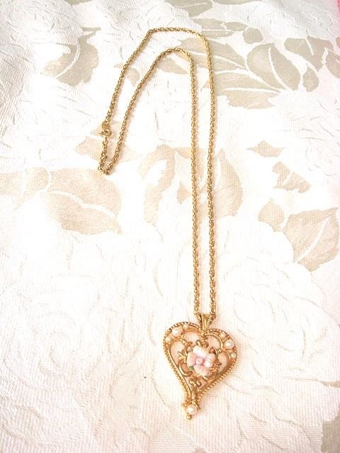 Vintage Gold Tone Necklace With Heart Pendant With Pink Rose and Faux Pearls KJ