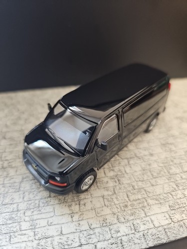 596 Brand 1:64 Undercover Police Secret Service Chevrolet Van (US Seller)