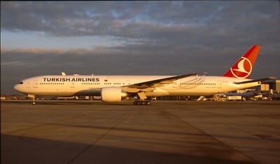 GVA14 Original aircraft Slide/Dia  Turkish Airlines B777 TC-JJT