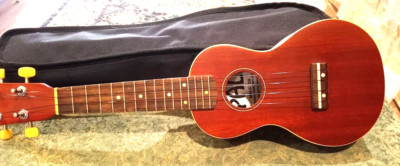 BEAUTIFUL NEW PALI MAHOGANY  UKULELE &  CARRYING BAG uke MU-C 150  (Shl)
