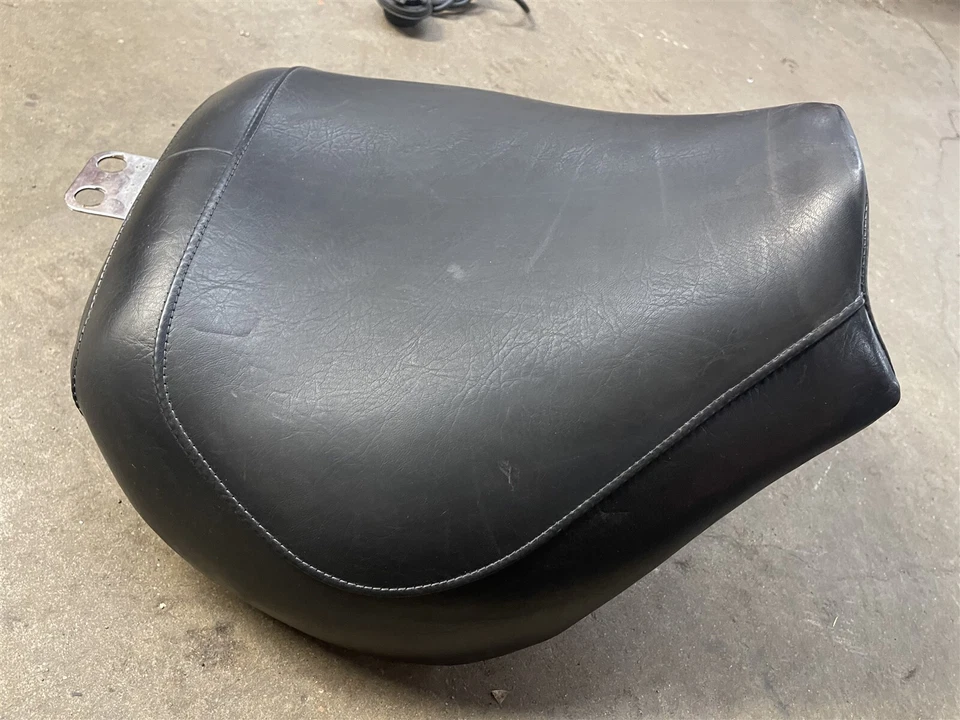 Sillín asiento conductor delantero OEM Suzuki Boulevard M50 VZ800 VZ 800 05 06 07 08 09 Foto 3 de 4