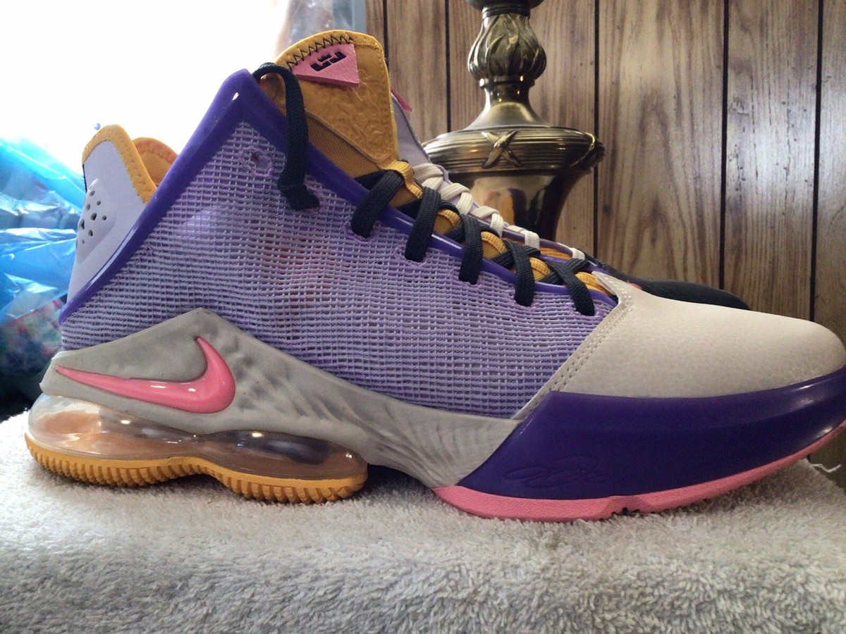 Mens NIKE LEBRON 19 LOW 