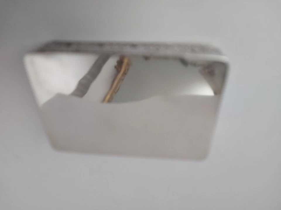 ANTICA SCATOLA IN ARGENTO LAVORATA A SBALZO . BERTHOLD MULLER HANAU- 1907 - Immagine 3 di 4