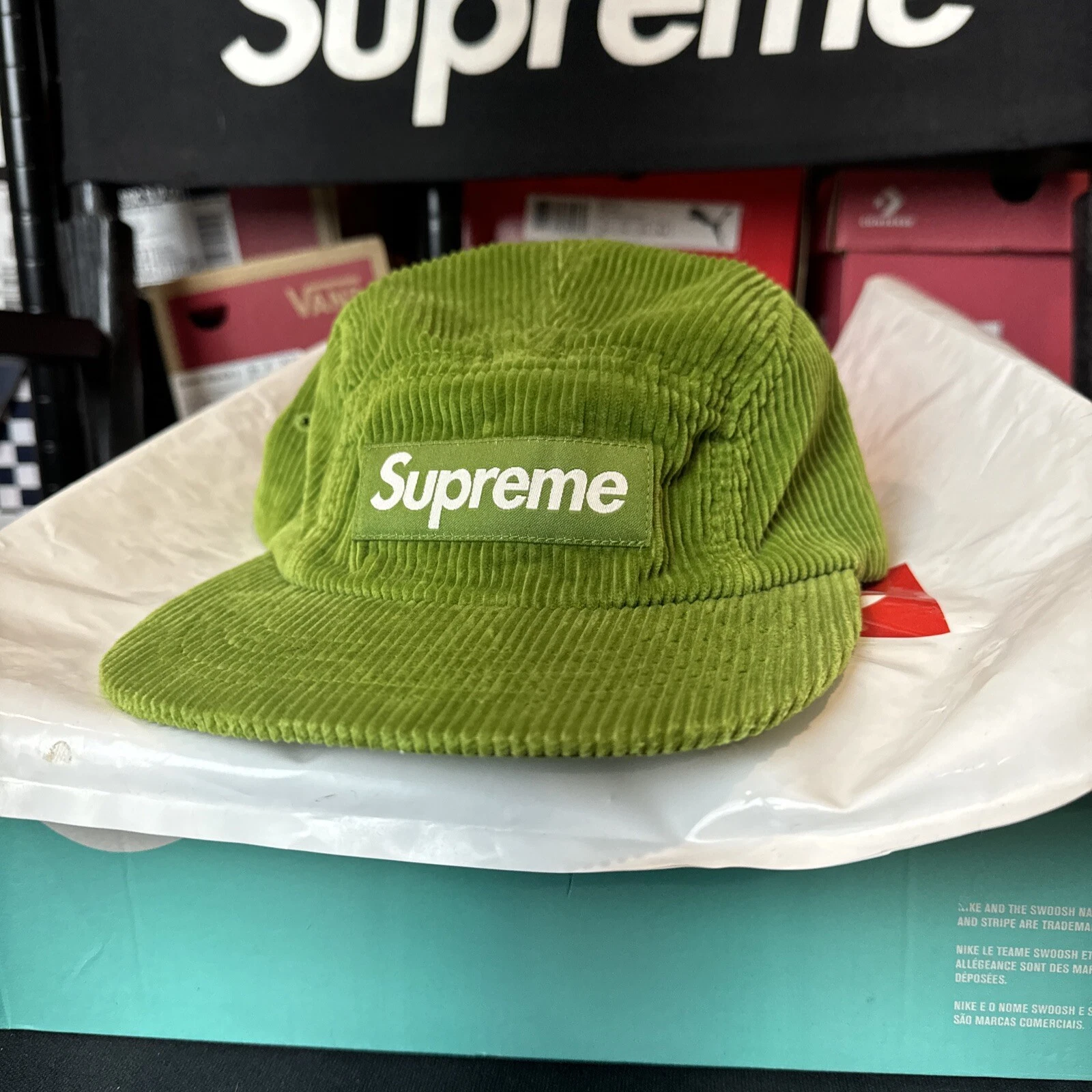 Casquette de camp Supreme velours côtelé vert