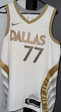 Nike NBA Dallas Mavericks Luka Don i  77 Dri-FIT Jersey White Gold Size L