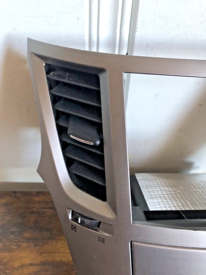 2010-2014 原始设备制造商 斯巴鲁 Outback Legacy 前中心仪表板通风口装饰存储 Cubby — 第 2/4 张图片