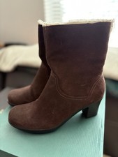 clarks suede boots womens size 8.5