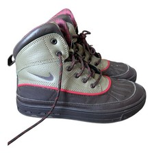 Nike Boys Woodside 2 High GS Black Tea Olive Green Ankle Duck Boots 5Y