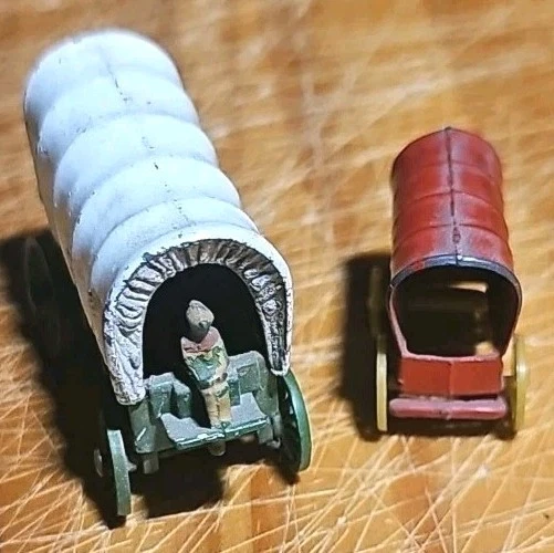 Vintage Lesney Matchbox Covered Wagon Original Paint No Horses & Red Wagon Japan - Image 2 of 4