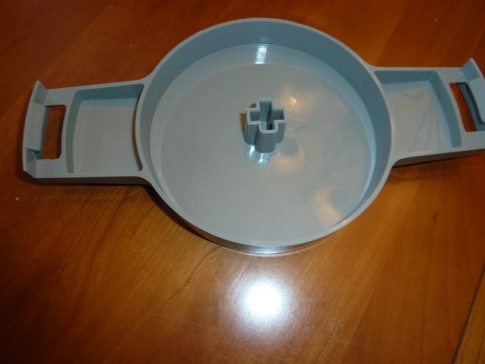 Máquina de helados Rival 8210 TG-G 2 cuartos de galón - tapa gris de repuesto solamente Foto 4 de 4