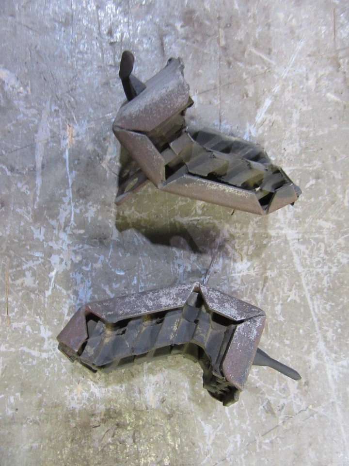 1983 Pontiac Bonneville front a/c radiator mounting bracket parts - Image 3 of 3