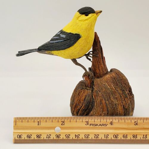 Hand Carved Wood Finch Bird Stump Folk Art - Picture 3 of 10