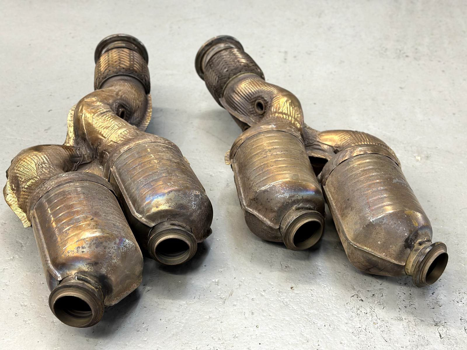 LAMBORGHINI AVENTADOR SV EXHAUST MUFFLER 07M131778B 07M131777B SET  OEM