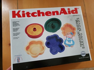 Kitchen Aid 5-Piece Traditional Flexible Silicone Baking Molds - New