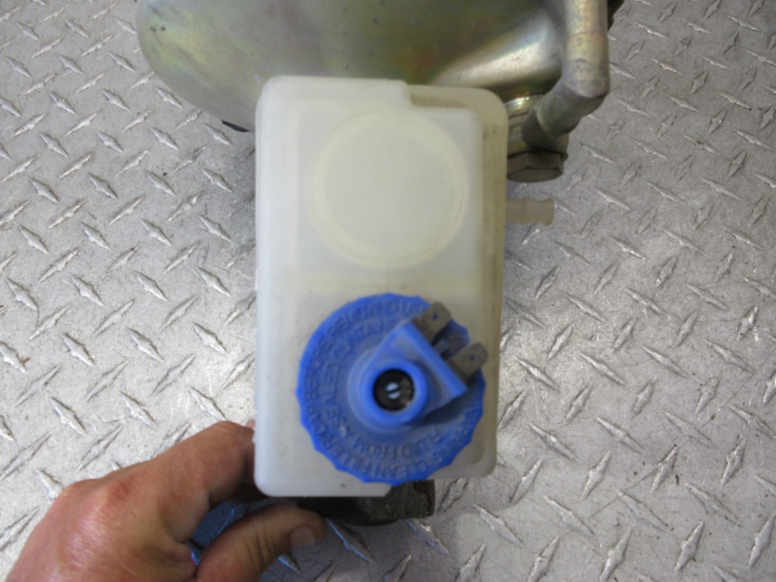 Ferrari 308 GTB Brake master cylinder