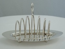 High Quality 7 ¼" Toast Rack with Integral Stand, Birmingham 1911, 182mm, 194g.