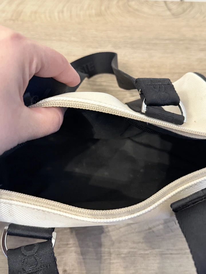 BOLSO DE MANO LACOSTE Vintage Clásico Blanco Negro - Usado  Foto 4 de 4