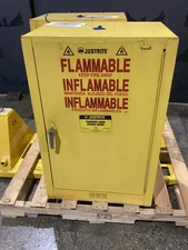 JUSTRITE 25712 Flammable Liquid Storage Cabinet 12 Gallon USED