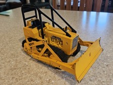Vintage ERTL John Deere 450 Crawler Bulldozer With Rear Winch Diecast Model 1:16