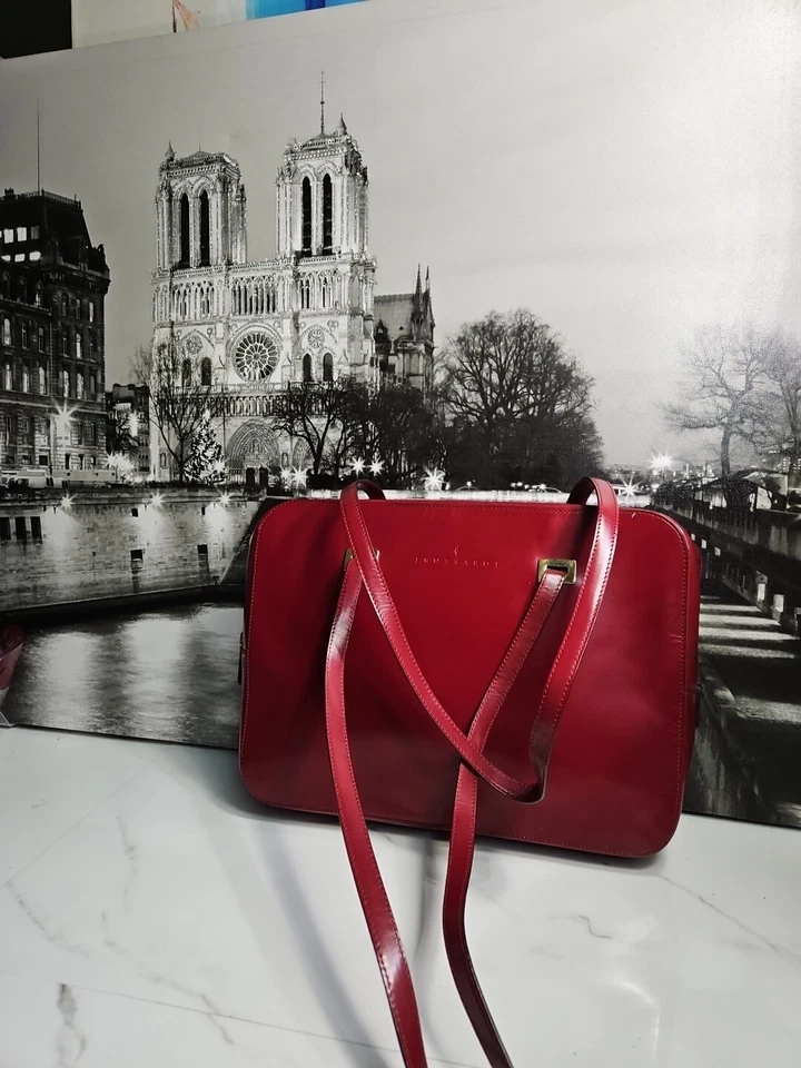 Bolso de Hombro Trussardi Collezione Pelle Cuero Rojo 12x9x2.5" Hecho en Italia Foto 2 de 4