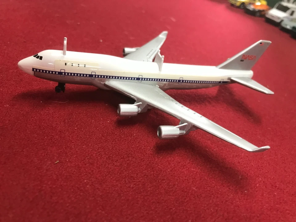 NASA #905 Boeing 747 avión transbordador espacial modelo RealToy 5,5” **Alas plateadas** Foto 2 de 4