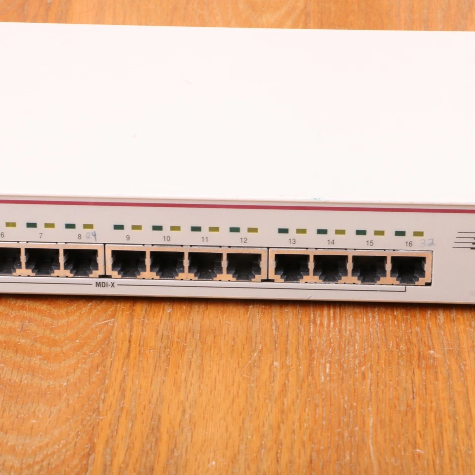 SynOptics Lattis Hub 2803 16 Port Networking Hub - Image 3 of 4