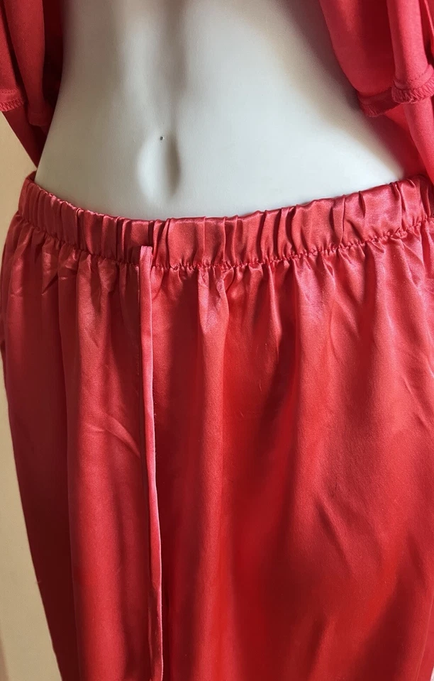 Conjunto de pijama de la dinastía California bordado mediano ropa para dormir ropa para mujer Foto 3 de 4