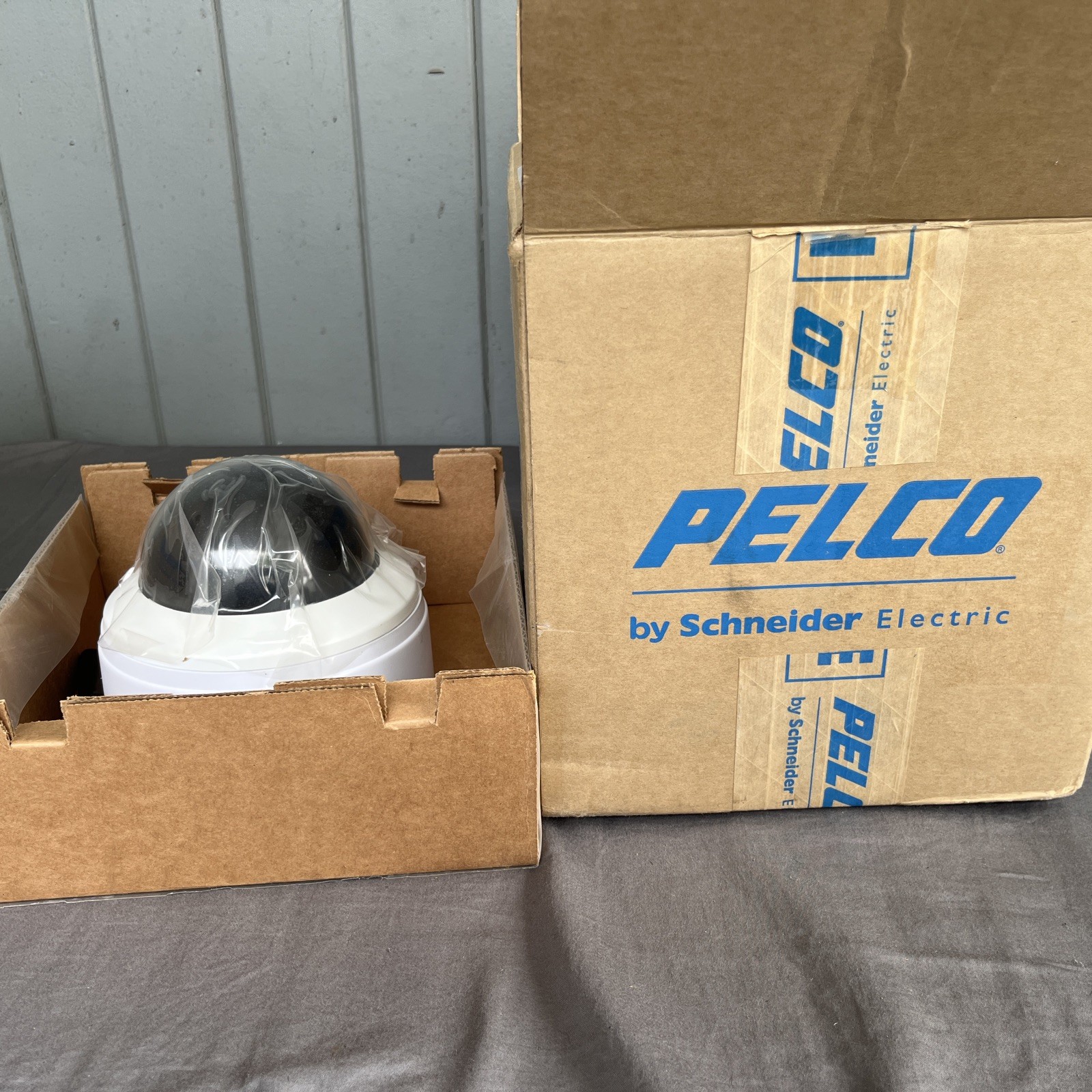 Pelco Spectra Mini Clear Dome NTSC - Freq 60Hz - Opened For Pictures