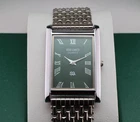 Vintage Seiko Slim Quartz Men's Wrist Watch Green Dial with Silver Bracelet.