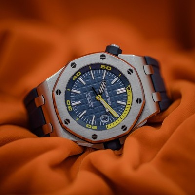 Audemars Piguet Royal Oak Offshore Diver Blue/Yellow 42mm 15710ST.OO.A027CA.01