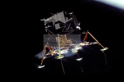 APOLLO 11 LUNAR MODULE EAGLE IN ORBIT OVER MOON JULY 1969 4X6 PHOTO