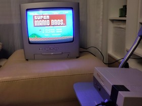 Nintendo NES Console + 2 manettes + super Mario Bros/ duck hunt