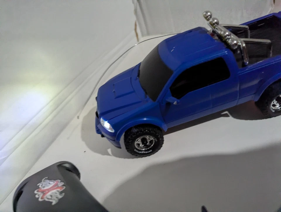 -FOR PARTS- XMODS 2005 FORD F150 WITH Light KIT INSTALLED  & Remote - Bad Motor  - Image 4 of 4