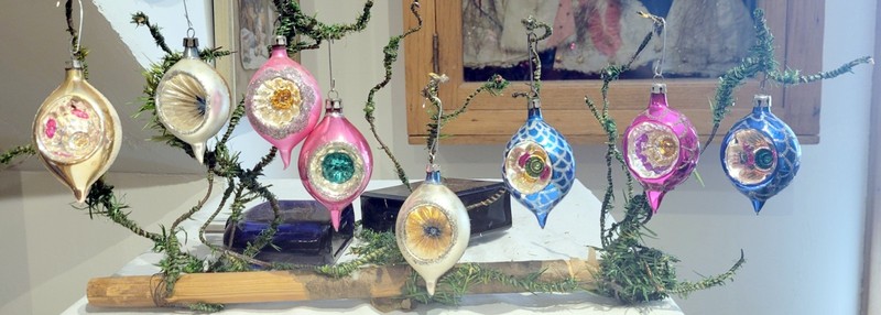 Eight single-sided indented Ornaments. All Oval, & Very Colorful & Bright. 1950s