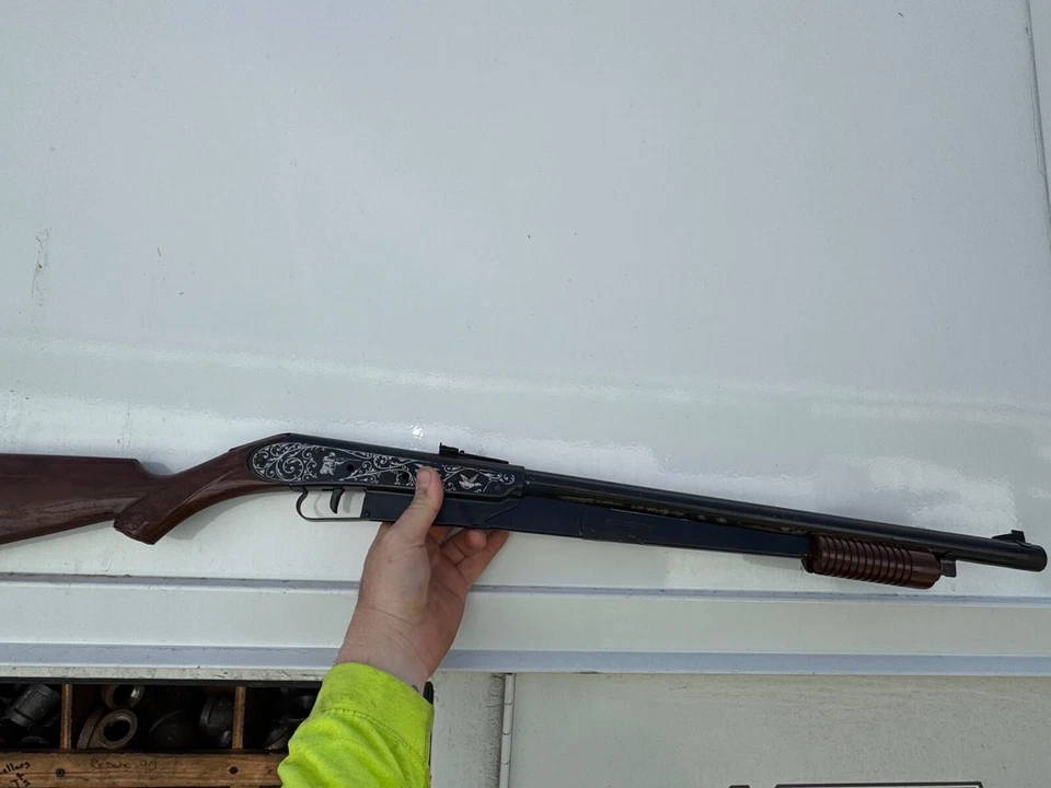 vintage daisy bb model 25 pump gun - Image 2 of 4