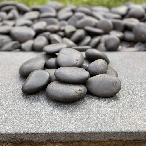 Black Polished Pebbles - Landscaping Aggregate & Garden Pebbles - Picture 5 of 28