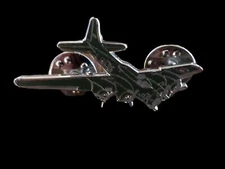 U.S MILITARY B-17 FLYING FORTRESS BOMBER PLANE HAT PIN DOUBLE CLUTCH BACK 