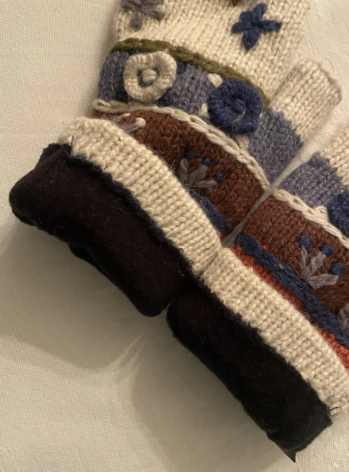 Artesania Fingerless Gloves Hand Knit Alpaca Wool Artisan Boho Made In Bolivia - Image 4 of 4