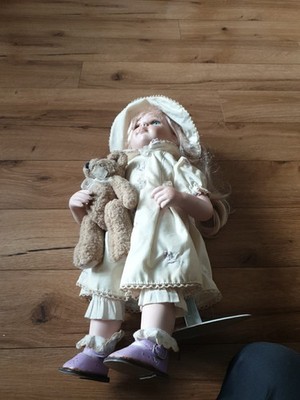 Leonardo Collection Porzellan Puppe selten Vintage tolles Stück für eine Sammlung