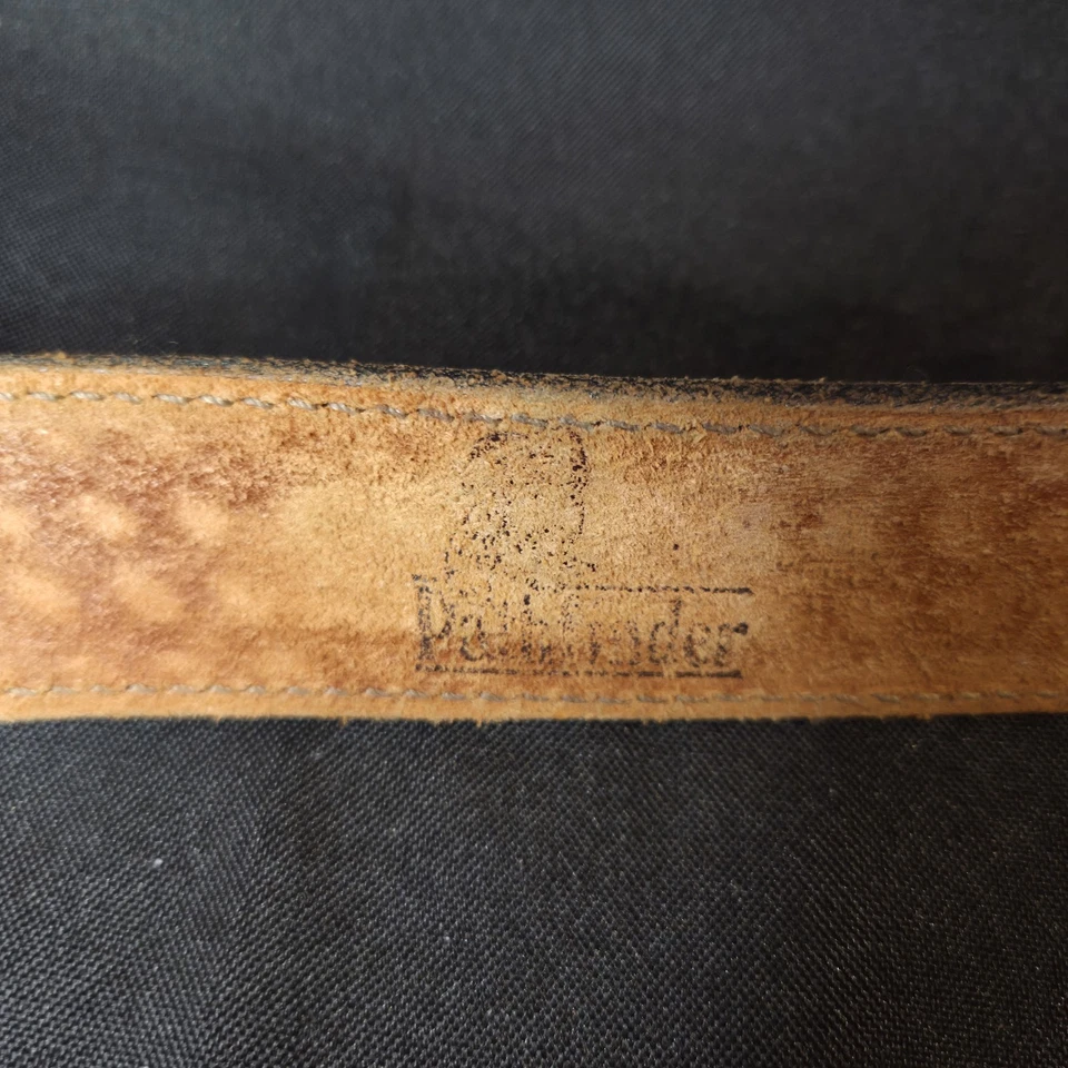 Cinturón de cuero Pathfinder vintage talla 30 tejido de canasta patrón en relieve latón... Foto 4 de 4